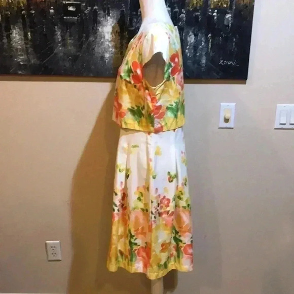 COVINGTON Vibrant Floral One Piece Pleated Dress Crop Top Overlay & Cap Sleeves - Picture 4 of 11